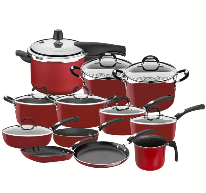 Conjunto de panelas vermelhas com tampas de vidro, frigideiras, caçarolas, fervedor e panela de pressão